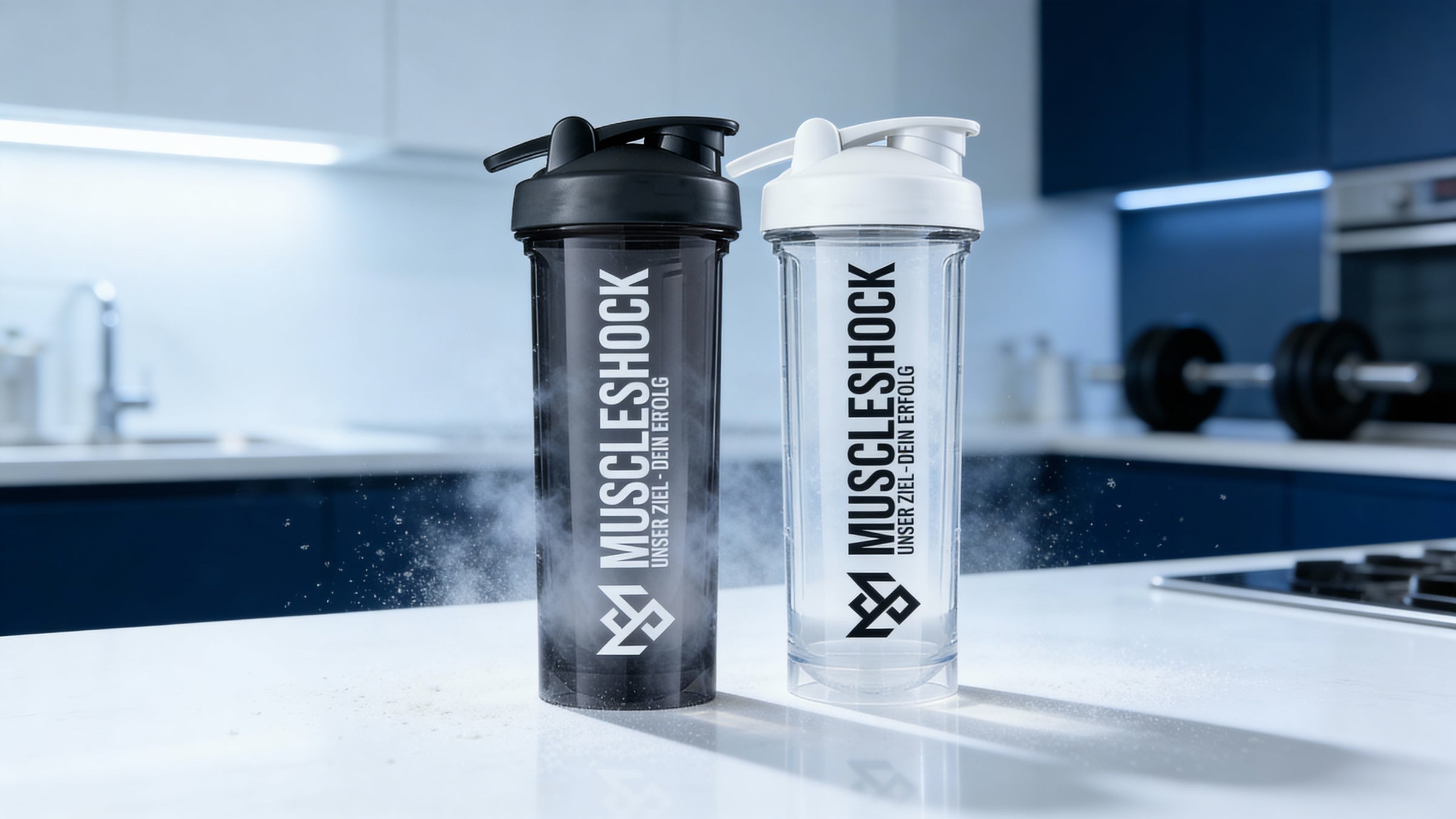 Whey Protein Dose von Muscleshock auf schwarzem Hintergrund