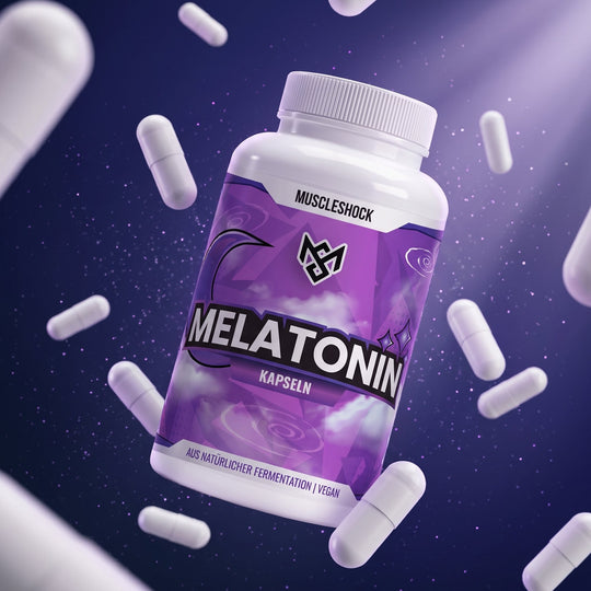 Muscleshock Melatonin Kapseln – Dose mit 75 veganen Kapseln, umgeben von schwebenden Kapseln